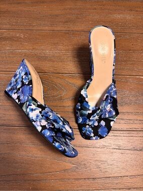 Nine West Black & Blue Floral Knot Wedge Sandals